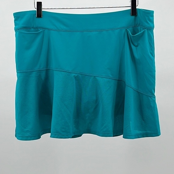 Lillie Green Sport Length Skort in Capri Breeze - Size Large - Picture 1 of 5